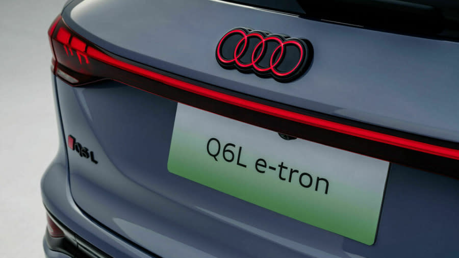 長軸版的Q6L e-tron同樣導入新一代數位LED晝行燈技術與數位OLED尾燈。(圖片來源 / Audi)