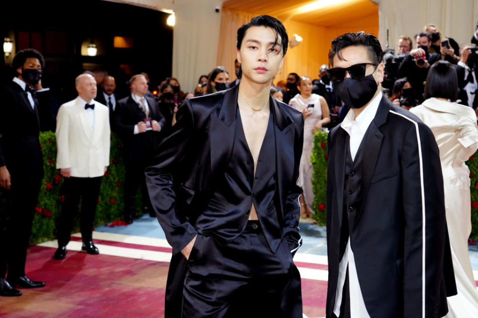 NEW YORK, NEW YORK - MAY 02: Johnny Suh (L) and designer Peter Do attend The 2022 Met Gala Celebrating "In America: An Anthology of Fashion" at The Metropolitan Museum of Art on May 02, 2022 in New York City. (Photo by Jeff Kravitz/FilmMagic)