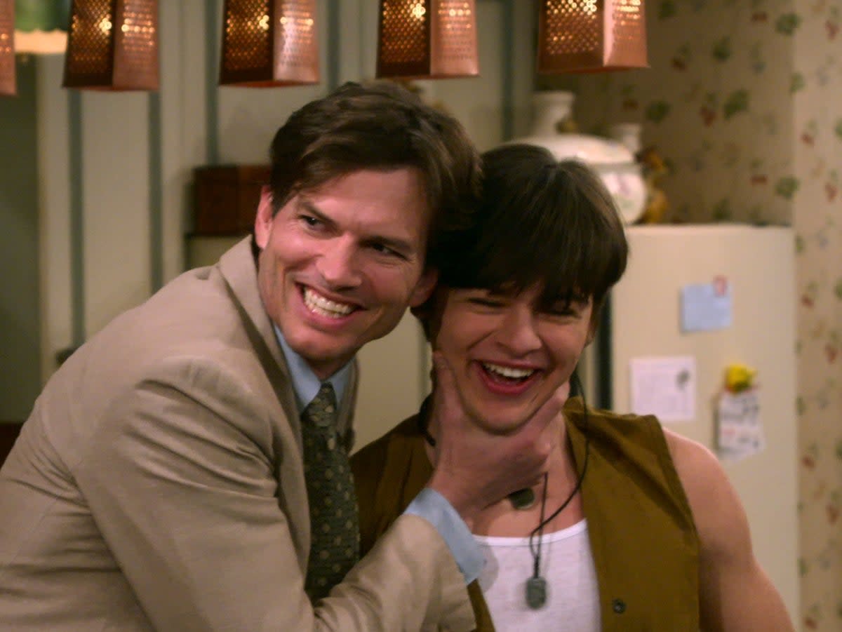 Ashton Kutcher as Michael Kelso and Mace Coronel as Jay Kelso in ‘That 90s Show' (COURTESY OF NETFLIX)