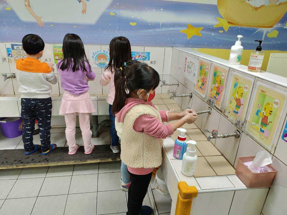 預防腸病毒，大小朋友勤洗手，落實個人衛生。（圖：衛生局提供）