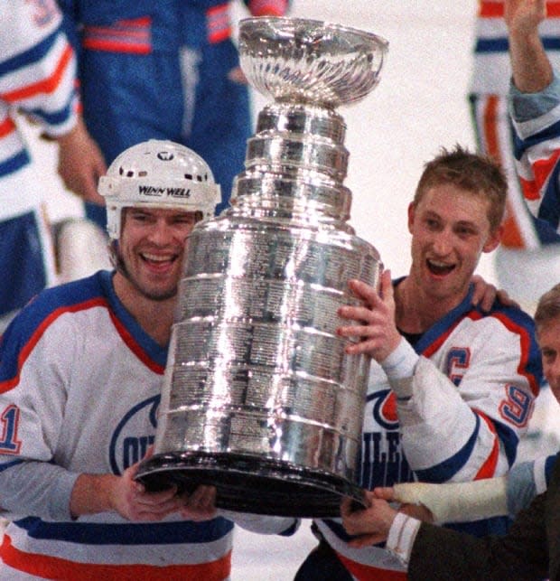 This Wayne Gretzky Edmonton Oilers jersey just sold for a record $1.45M US