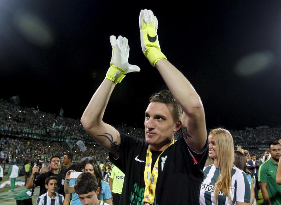 Franco Armani es, con 13 títulos, el más ganador en la historia de Atlético Nacional. Foto: REUTERS/Fredy Builes