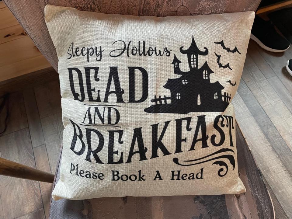 Sleepy Hollow lodge offers roomy comfort, plus a few Headless Horseman jokes.