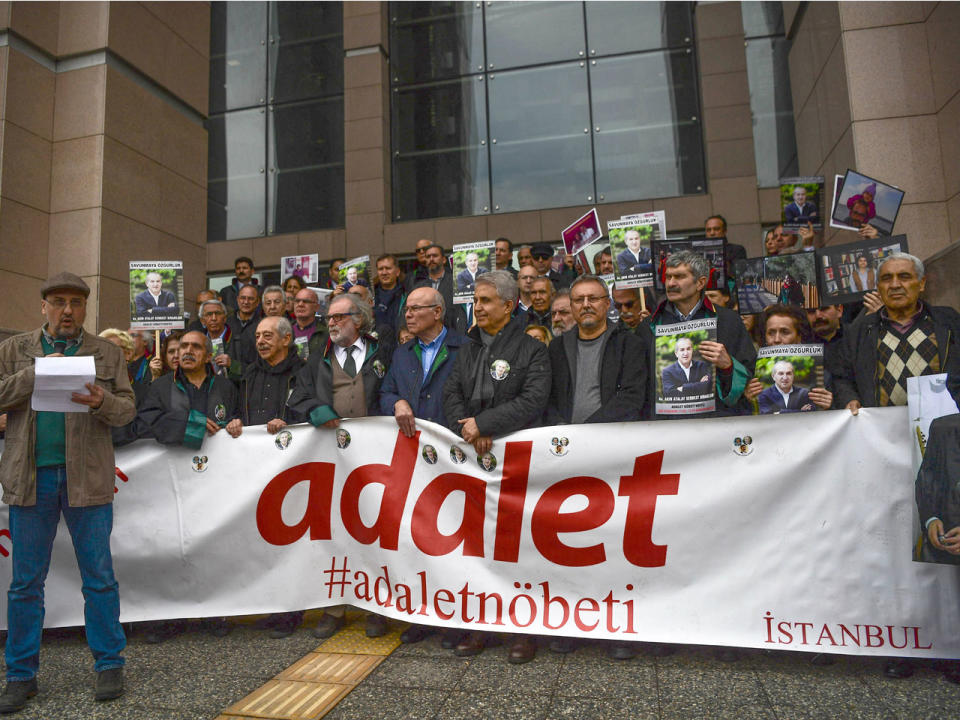 Öffentliche Proteste gegen die Inhaftierungen von Journalisten haben auch zur Freilassung von Sahin Alpay beigetragen. (Bild-Copyright: Ozan Kose/AFP)