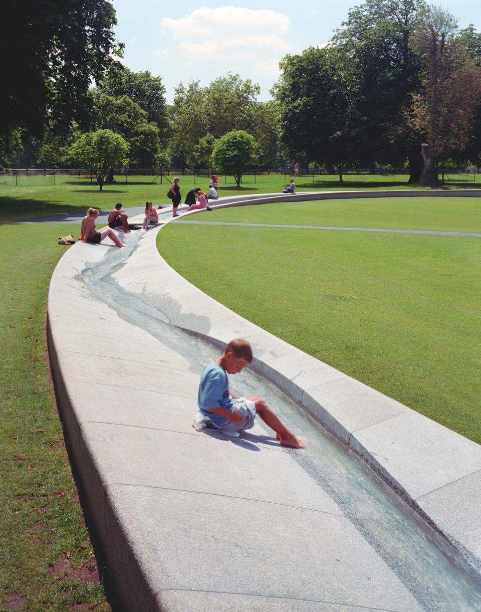 <strong>Diana Memorial Fountain (London)</strong>