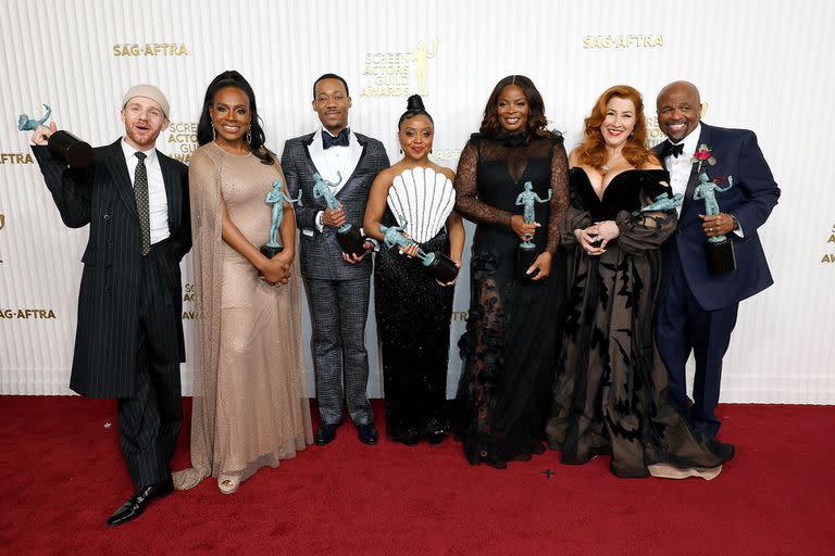 El cast de Abbott Elementary con sus premios SAG