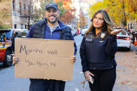 <p>Mariska Hargitay greets a doting fan while filming<em> Law & Order: SVU</em> in Queens, New York, on Nov. 22.</p>
