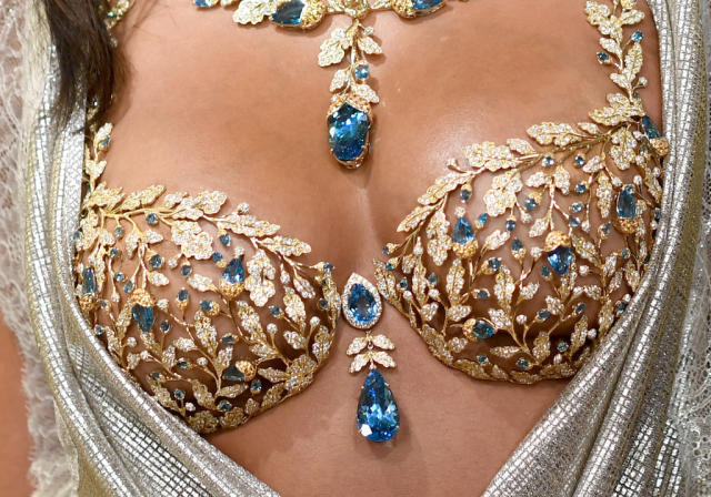 Il reggiseno gioiello Victoria's Secret sarà indossato da Alessandra  Ambrosio