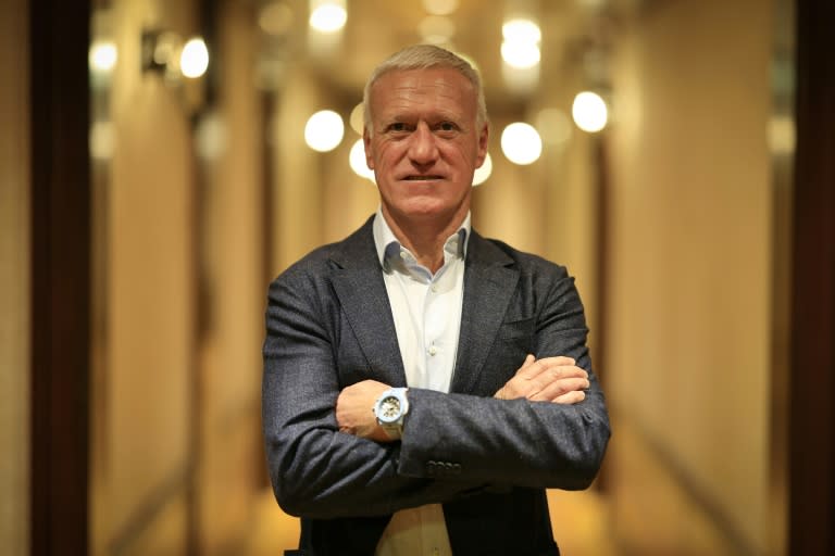 El seleccionador de Francia, Didier Deschamps, posa para una fotografía. En Mónaco, el 29 de abril de 2024 (Valery HACHE)