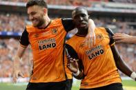 Britain Soccer Football - Hull City v Sheffield Wednesday - Sky Bet Football League Championship Play-Off Final - Wembley Stadium - 28/5/16 Mohamed Diame celebrates scoring the first goal for Hull City with Robert Snodgrass Action Images via Reuters / Tony O'Brien Livepic EDITORIAL USE ONLY. No use with unauthorized audio, video, data, fixture lists, club/league logos or "live" services. Online in-match use limited to 45 images, no video emulation. No use in betting, games or single club/league/player publications. Please contact your account representative for further details.