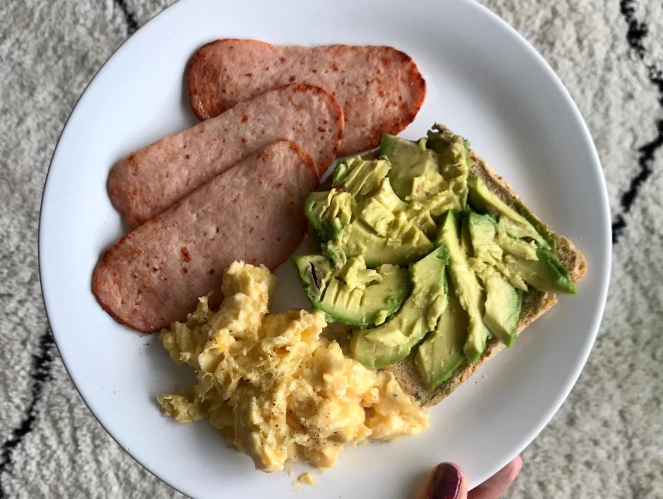 eggs, turkey bacon, avo toast.JPG