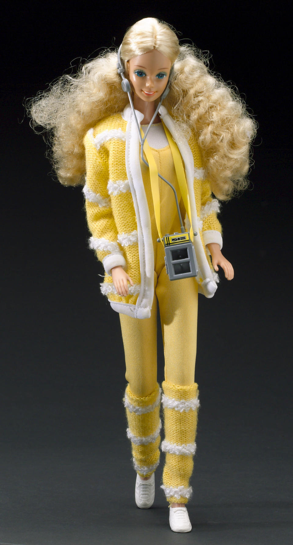 A photo of Sport Walkman Barbie from the 1980s.