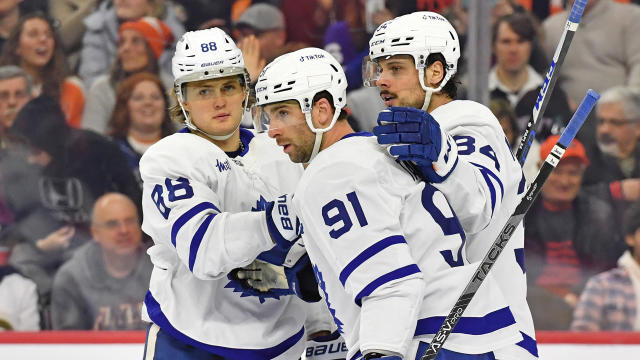 NHL: How the Leafs' 11-forward experiment is working out - Yahoo