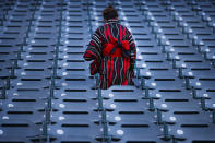 <p>In einem traditionellen japanischen Kimono läuft eine Frau durch das Angel Stadium in Anaheim, USA, bevor das Baseballspiel der Los Angeles Angels gegen die Seattle Mariners stattfindet. (Bild: AP Photo/Jae C. Hong) </p>