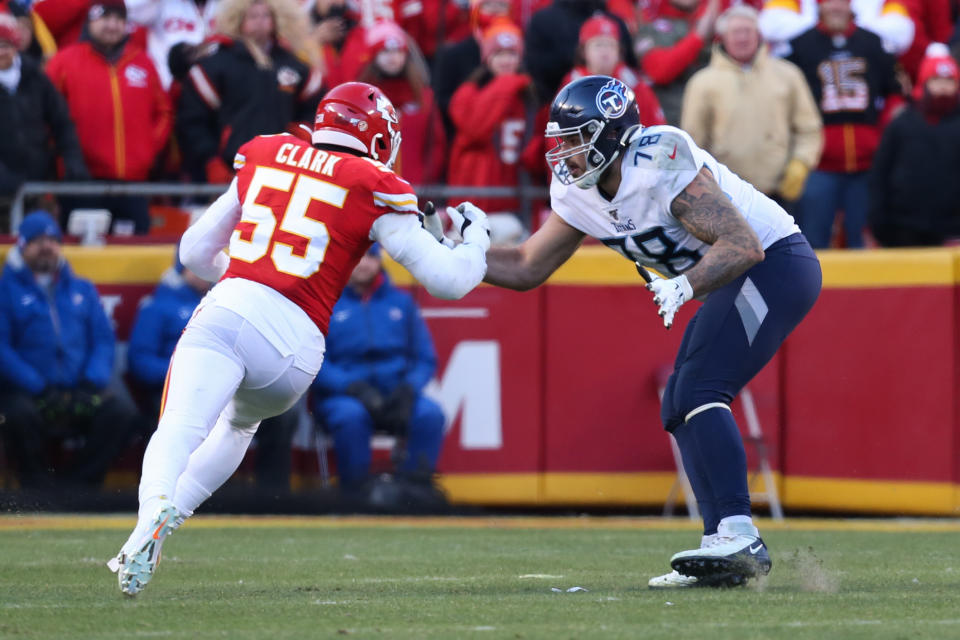 Tennessee Titans offensive tackle Jack Conklin (78) blocks Kansas City Chiefs defensive end Frank Clark (55). (Photo by Scott Winters/Icon Sportswire via Getty Images)