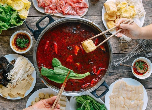 Hot Pot at home - Everything You Need To Know - Natural Deets