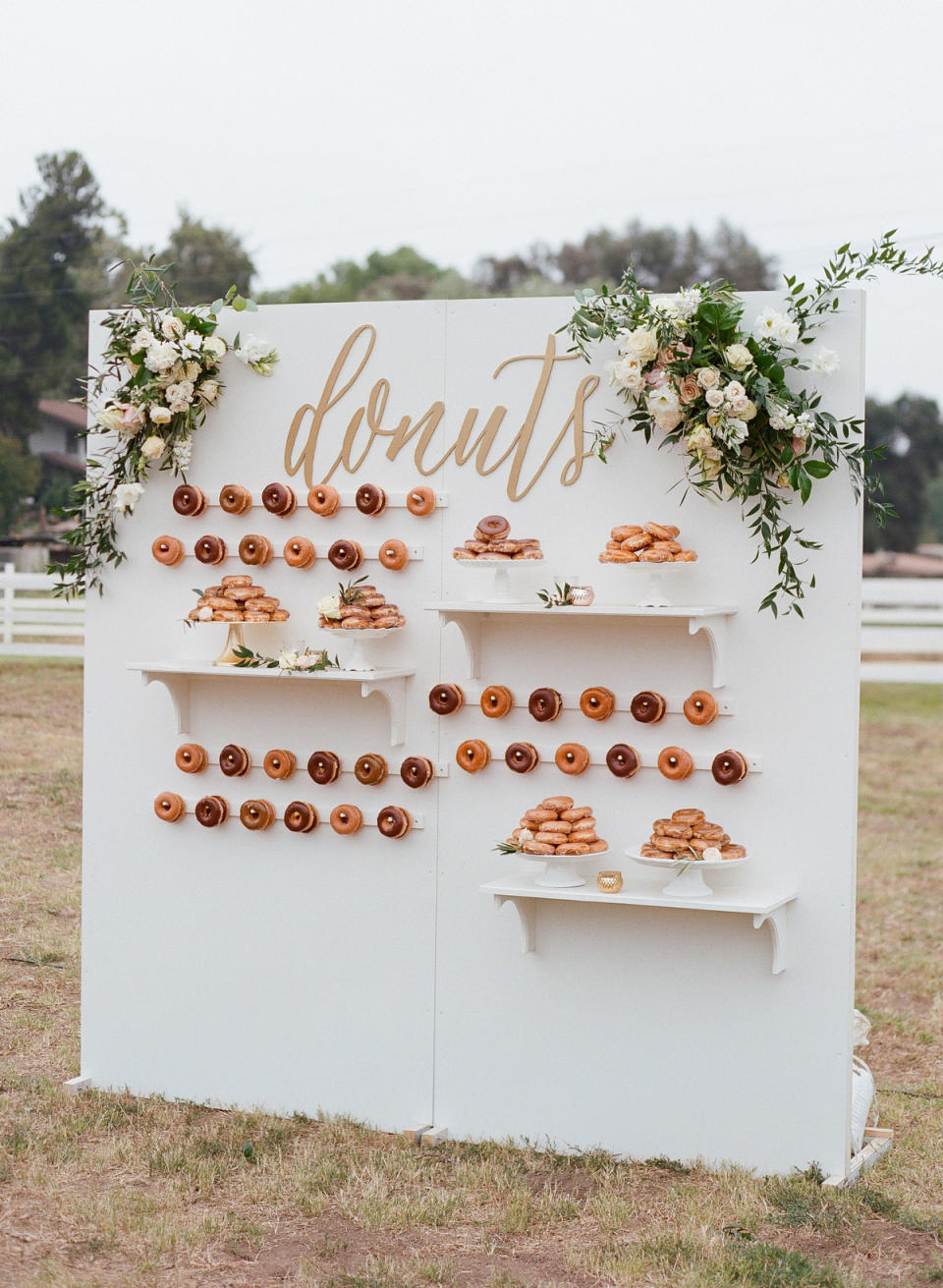23 Delicious Ways to Serve Donuts at Your Wedding