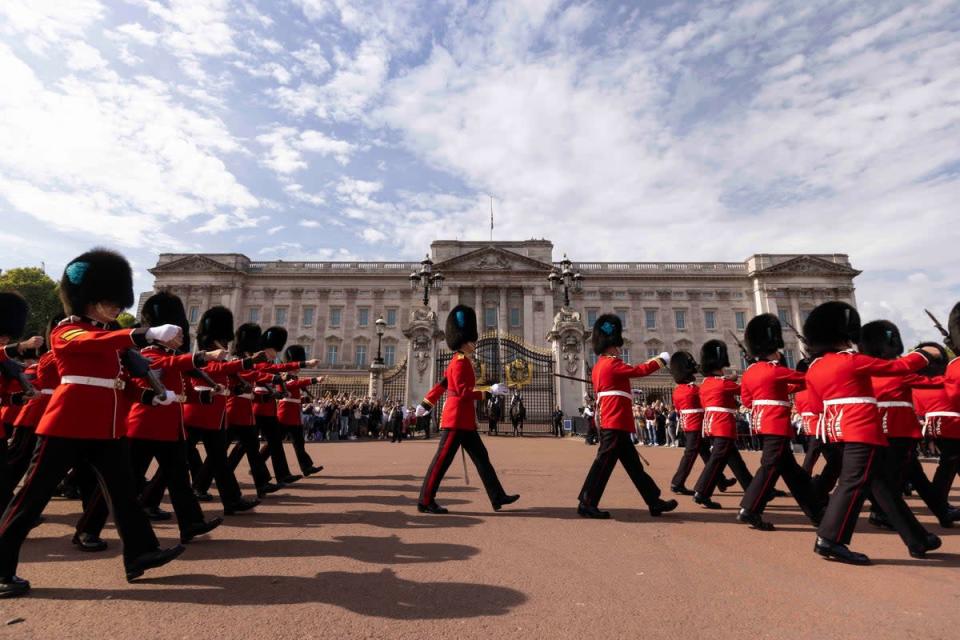 Today (12 September 2022) The Irish Guards performed the first Kings Guard at Buckingham Palace in 70 years. The Parade was led by the Band of the Irish Guards and took over from 7 Company Coldstream Guards.Changing the Guard is a formal ceremony in which the group of soldiers currently protecting Buckingham Palace are replaced by a new group of soldiers. Elite soldiers have guarded the King or Queen since the reign of Henry VII who made the Royal Body Guard a permanent institution which has spanned over 520 years of history. (MoD)
