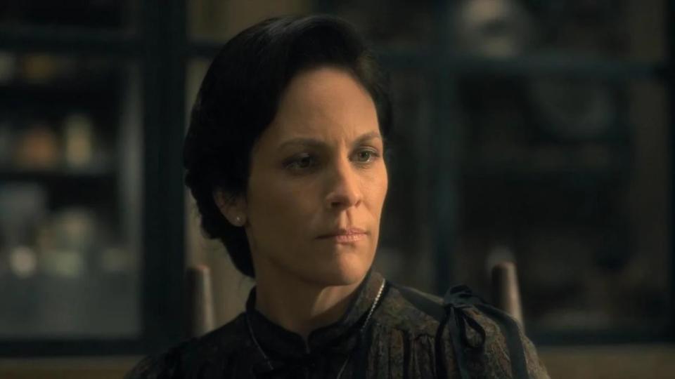 Annabeth Gish as Eliza Usher