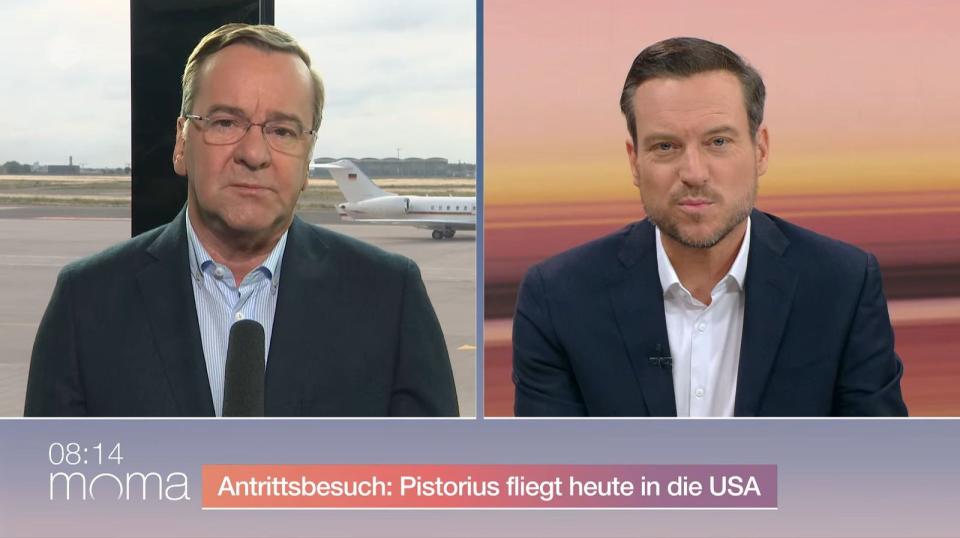 "Moma"-Reporter Andreas Wunn (rechts) wollte von Boris Pistorius wissen, was sich möglicherweise für die Nato ändere, wenn ein Republikaner US-Präsident wird. (Bild: ZDF)