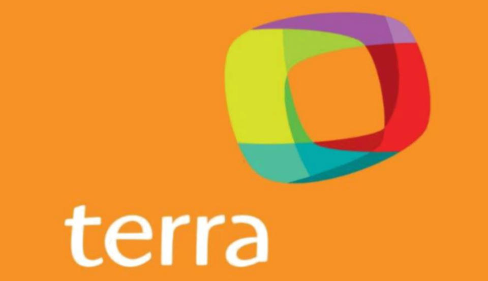 <p>Terra, que apareció en 1999, fue la gran apuesta de Telefónica para Internet y llegó a formar parte del Ibex 35. Con la aparición de las redes sociales, el portal fue cayendo en desgracia. En 2005 dejó de cotizar y en 2017 echó definitivamente el cierre. (Foto: Terra). </p>