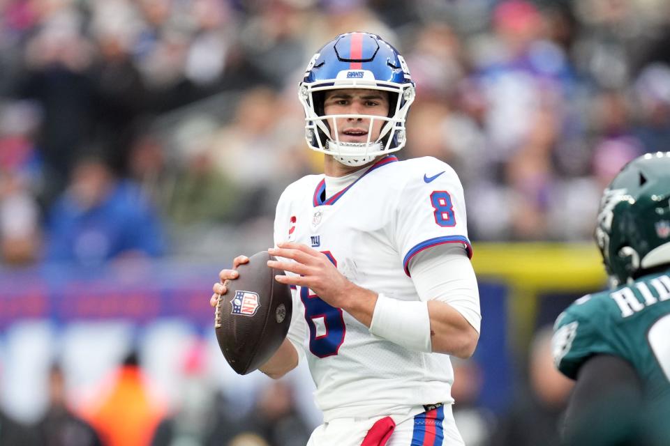 Can Daniel Jones and the New York Giants beat the Miami Dolphins in NFL Week 13?