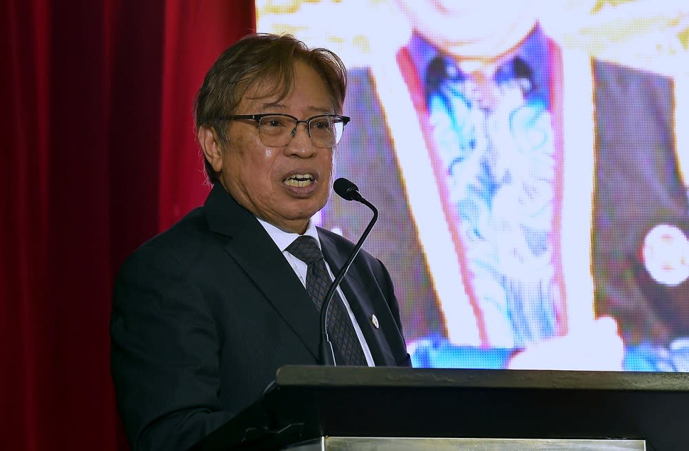 Datuk Patinggi Abang Johari Openg today said he believes God is blessing Sarawak because of its harmonious society and the religious freedom in the state. — Bernama pic