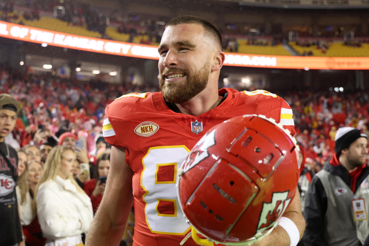 Travis Kelce Expresses Desire to Join Connor Bedard and Blackhawks for NHL Practice