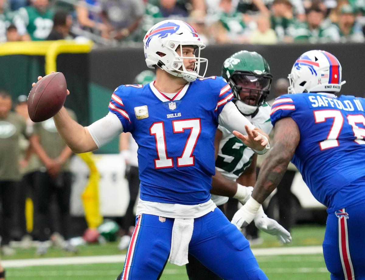 Las Vegas Raiders at Buffalo Bills picks, predictions, odds: Who