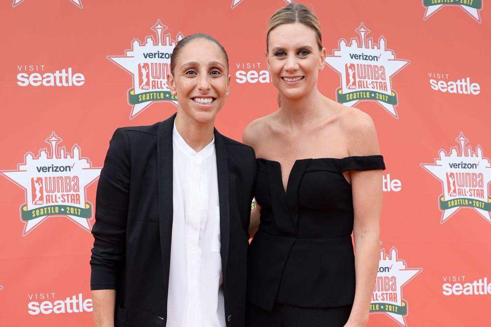 David Dow/Getty Diana Taurasi #3 of the Phoenix Mercury and Penny Taylo