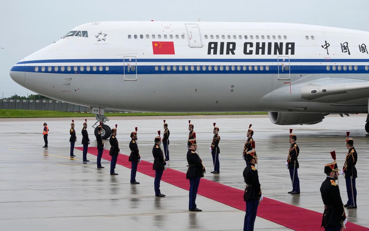 The plane carrying Xi Jinping arrives at Orly airport, south of Paris