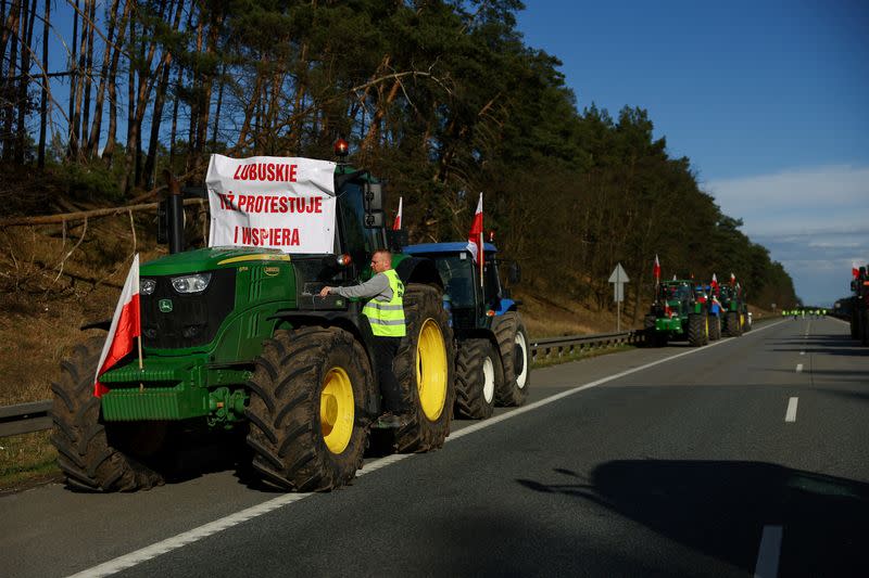 Polish farmers block German border motorway to protest EU agriculture laws