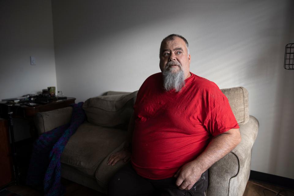 Shawn Drake, a U.S. Air Force veteran, was living in his motorhome, dealing with the death of his mother, and barely making ends meet when he lost his auto repair business in a fire. Easterseals' veterans program helped him get an apartment and the counseling he needed.