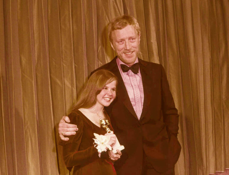 ***FILE PHOTO*** Max Von Sydow Has Passed Away at 90. Linda Blair and Max Von Sydow at the The 31th Annual Golden Globe Awards in 1973 . Credit: 2118715Globe Photos/MediaPunch /IPX