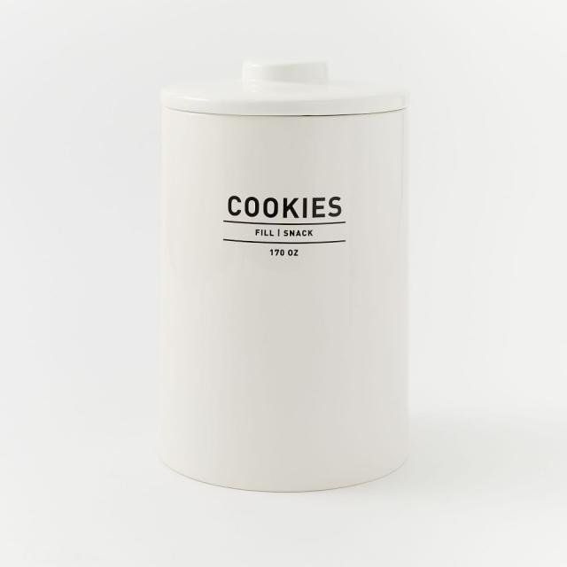 Show Off Your Baking Skills With These Stylish Cookie Jars