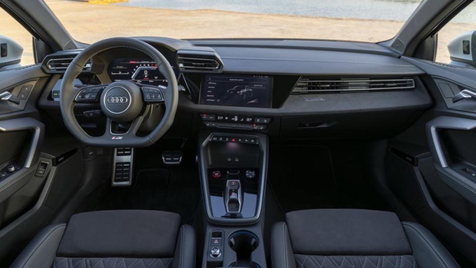 Audi藉由細節調整升級S3內裝的細膩感與戰鬥感。(圖片來源/ Audi)