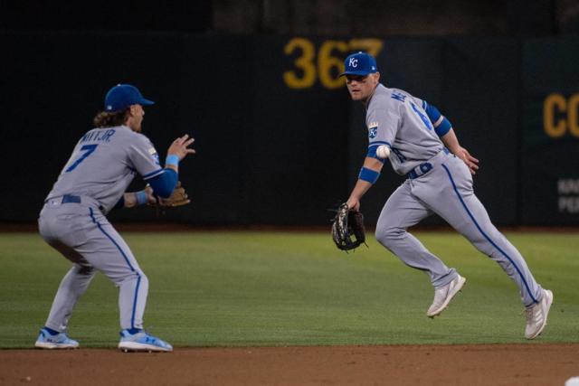 Royals fall 5-4 to Reds in extras after Salvy's late game-tying