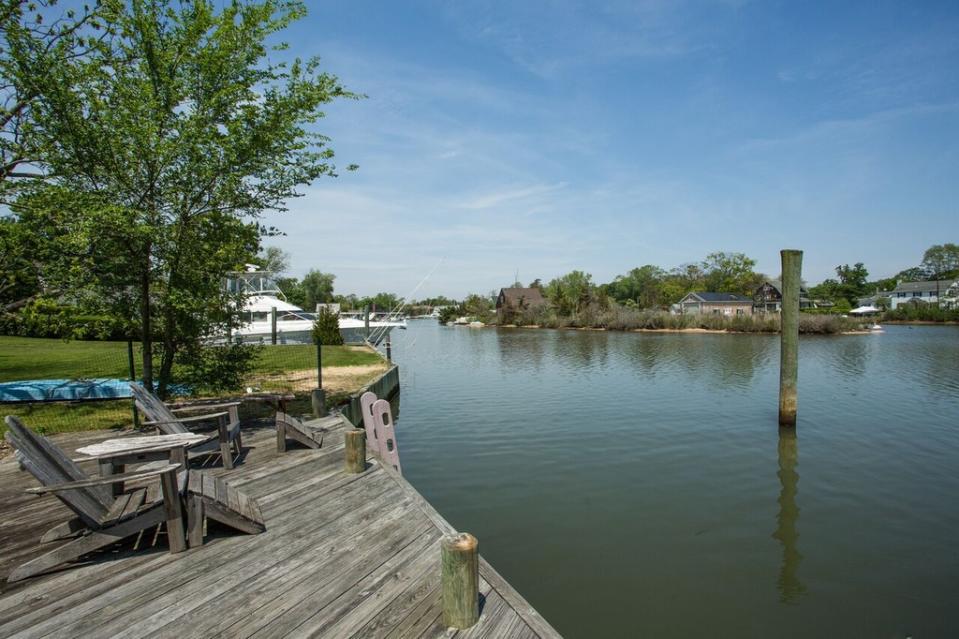 <p>What a breathtaking waterfront view. Too bad you might have to share it with ghosts. (TopTenRealEstateDeals) </p>