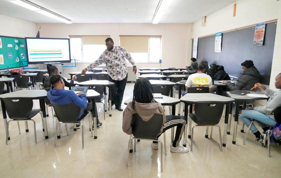 Justin McMurtry teaches an introduction to National Academy Foundation class at Milwaukee Public School’s James Madison High School