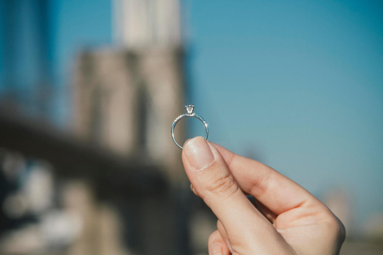 A woman managed to retrieve her ring after it fell down a pavement grate [Photo: Getty]