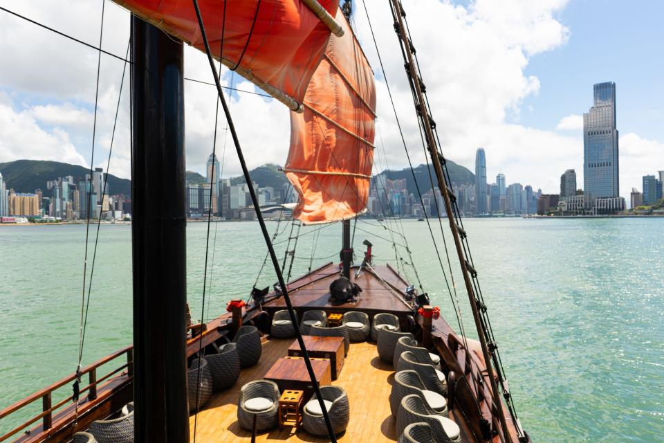 Picture of the Aqua Luna junk boat sailing in Hong Kong's waters