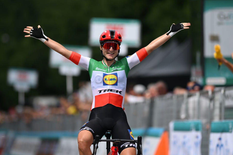 Giro Donne Elisa Longo wins stage 4 in sprint of three after