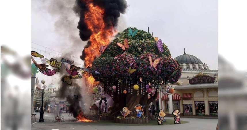 韓國最大主題樂園「愛寶樂園」驚傳火警，人氣打卡景點「魔法樹」遭燒毀。（圖／擷取自Twitter）
