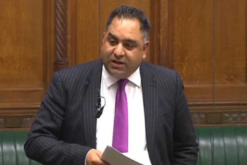 Video has emerged of shadow justice minister Imran Hussain making a firm pledge on student debt