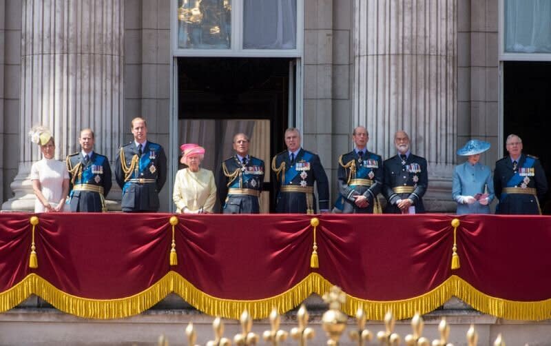 The Queen with her extended family on the balcony of Buckingham Palace to mark the 75th Anniversary Of The Battle Of Britain in 2015 [Photo: Getty]