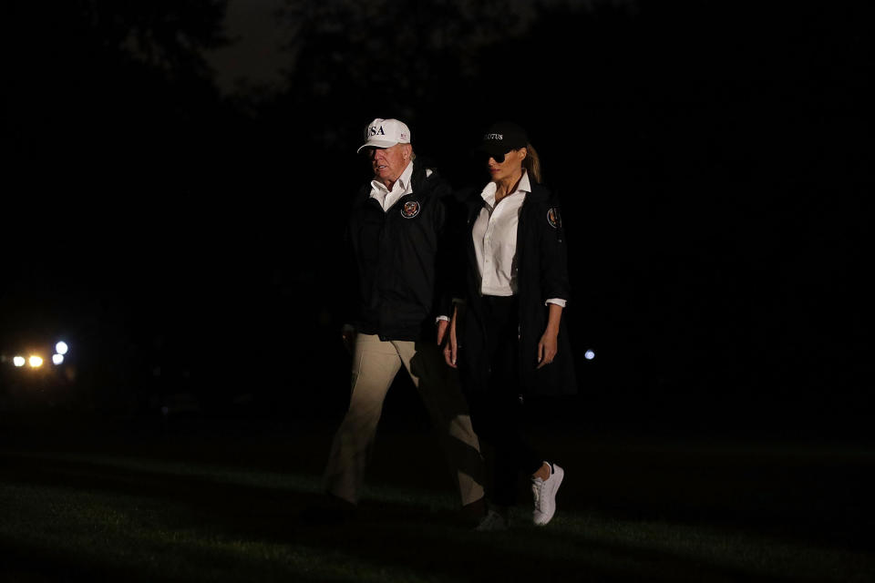  Melania Trump wears sneakers when arriving back at the White House. (Photo: Alex Wong via Getty Images)