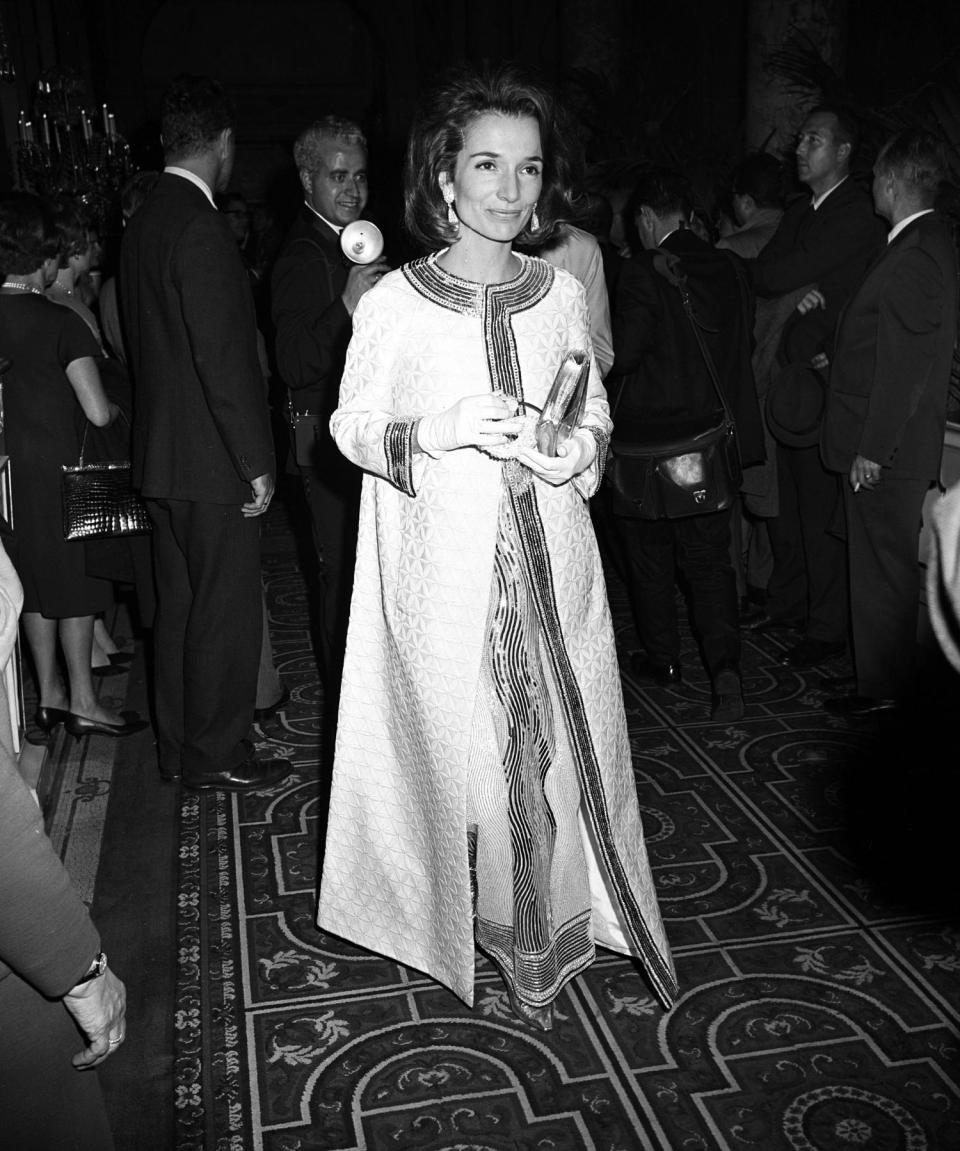 Lee Radziwill arriving at Truman Capote's Black and White Ball (Fairchild Archive / Penske Media via Getty Images)