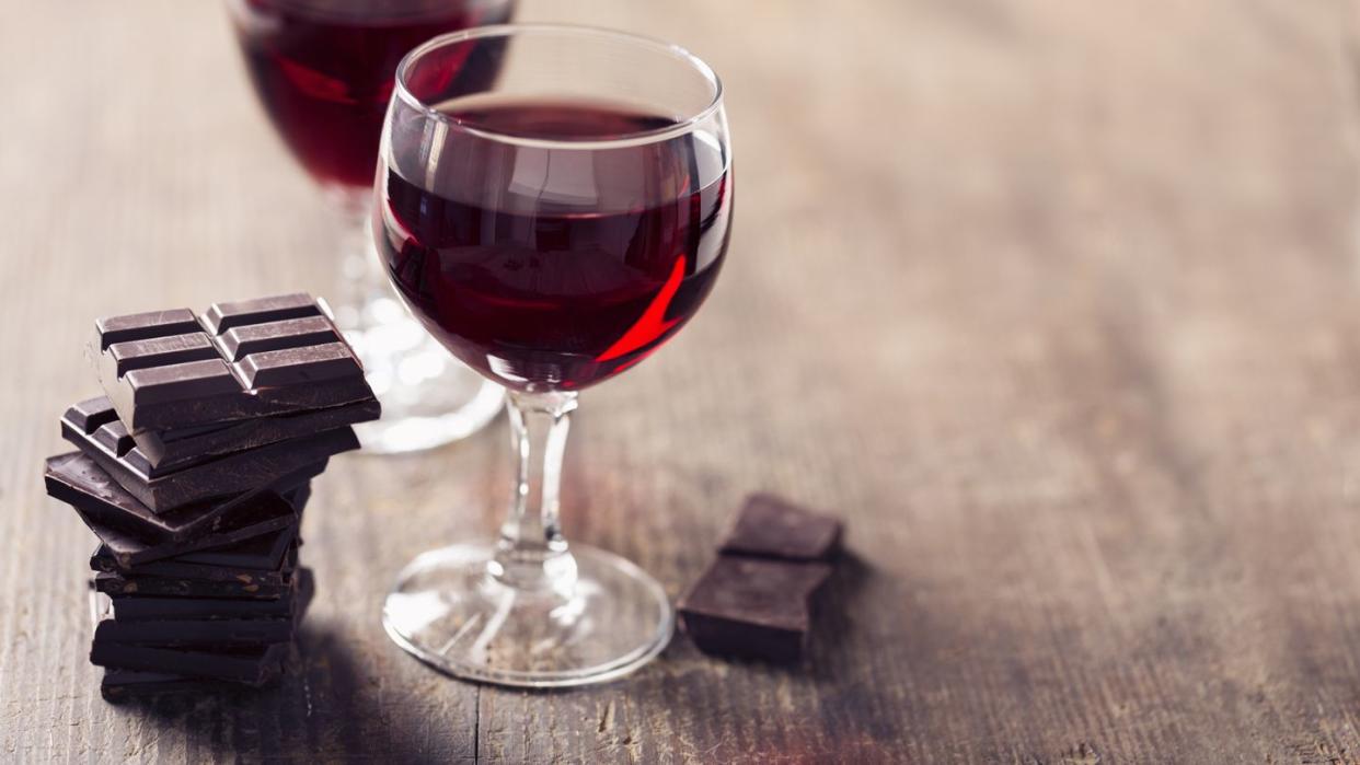 dessert wine and chocolate