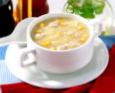 <p>Healthy as well as tasty, chicken and sweetcorn soup is perfect for an at-work lunch [Photo: Getty] </p>