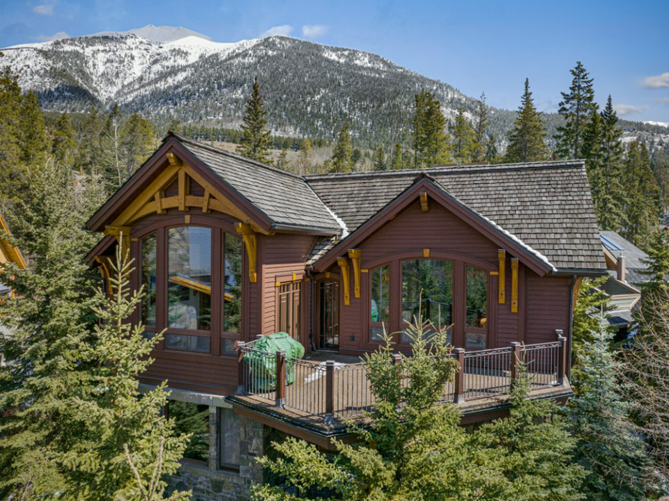  Canmore, Alta. is one of the few “cabin countries” grappling with inventory shortages.